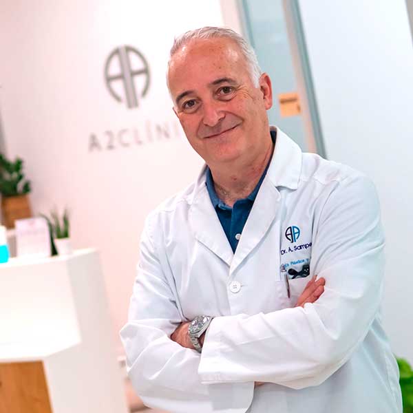 Dr-albert-samper-cirujano-plastico-en-barcelona